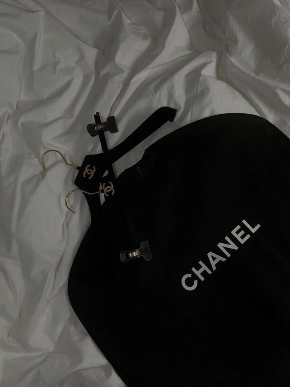 ❤️ NEW CHANEL Black Garment Cover with White Logo and Gold Hangers